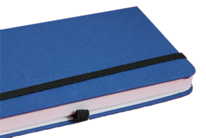 Encape cadernos e livros